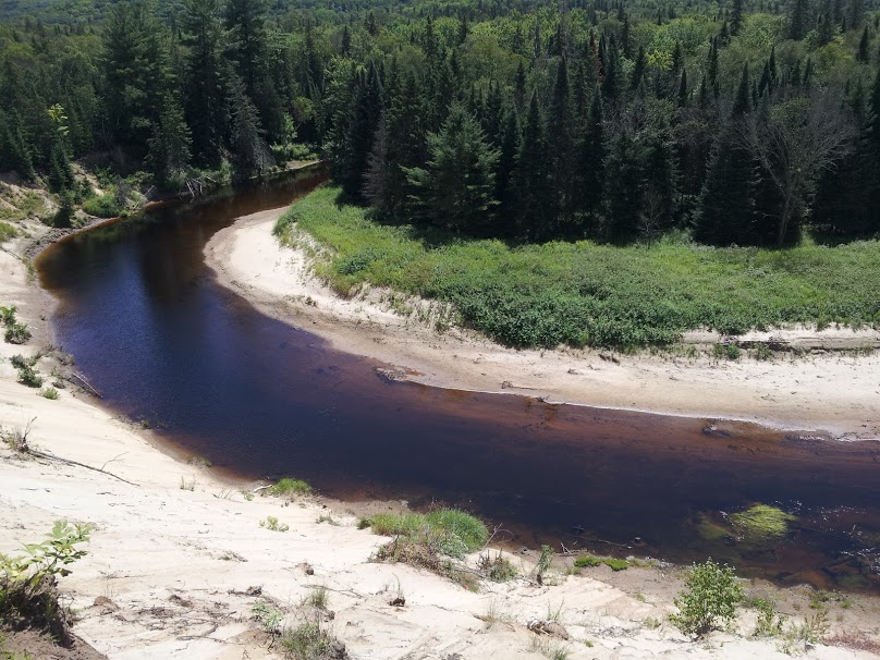 the curving east river in Arrowhead Provincial Park at Big Bend Lookout